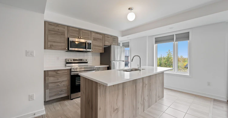 13 Magnolia Lane, Barrie, ON, L9J 0N9 - 13
