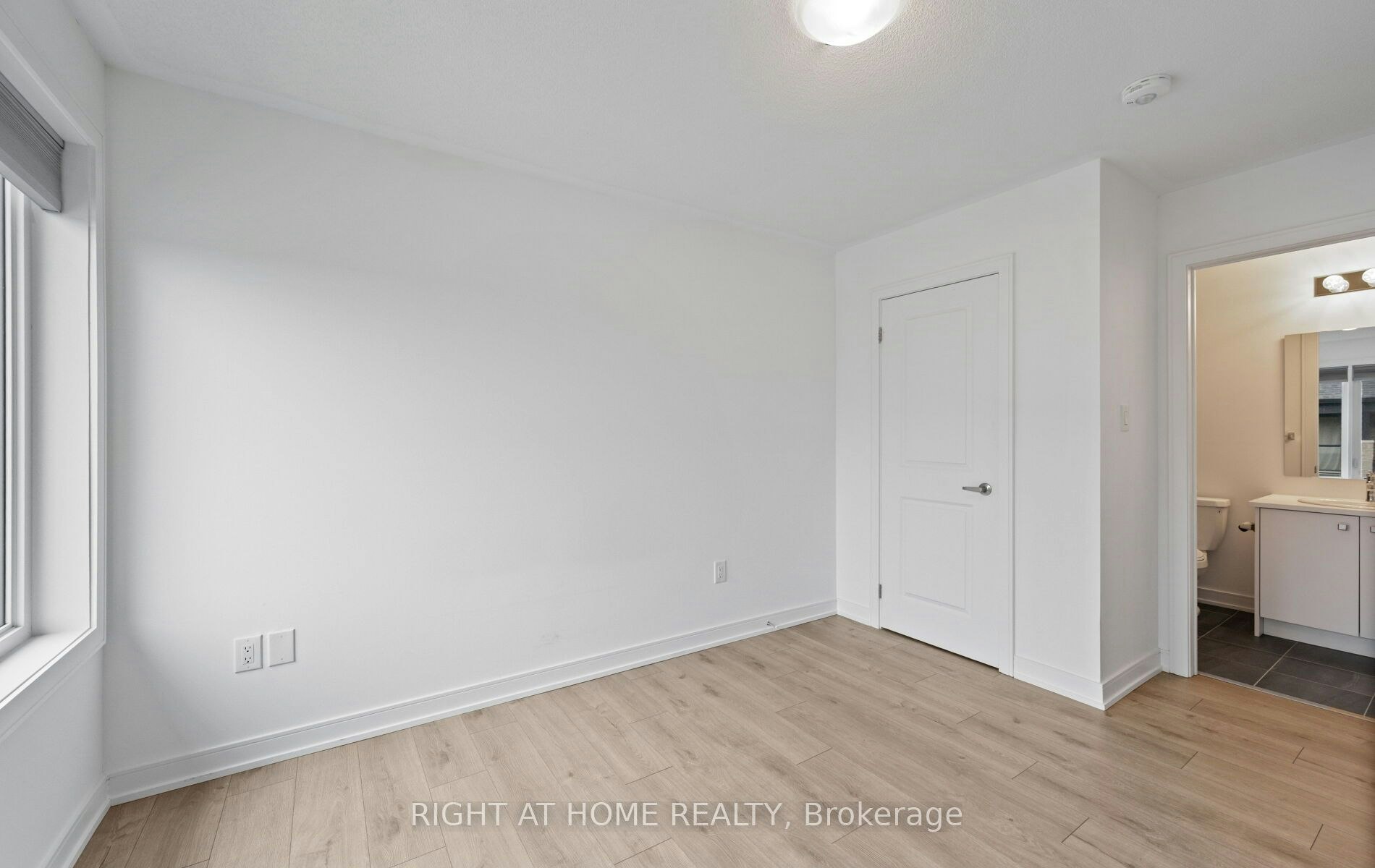 13 Magnolia Lane, Barrie, ON, L9J 0N9 - 26