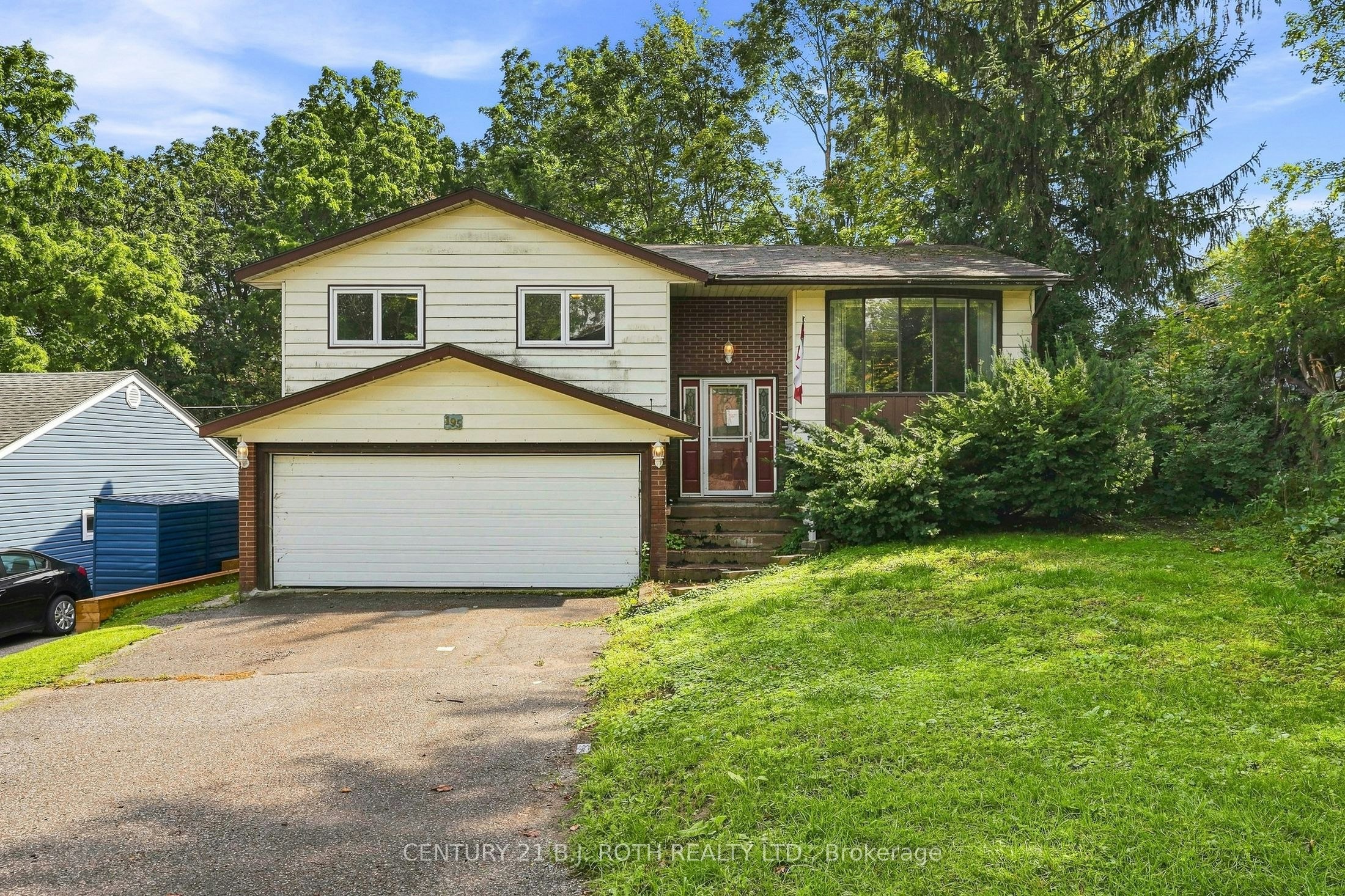 195 North Street E, Orillia, ON, L3V 2G2