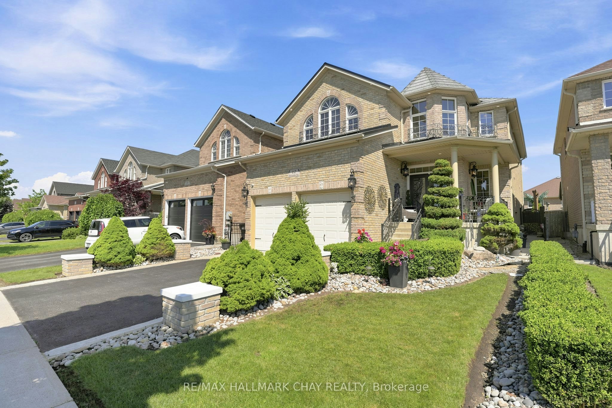 12 Parisian Crescent, Barrie, ON, L4N 0Y9