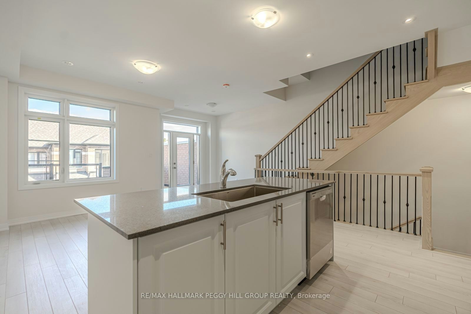 31 Bluebird Lane, Barrie, ON, L4N 6A3 - 4