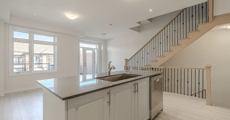 31 Bluebird Lane, Barrie, ON, L4N 6A3 - 4