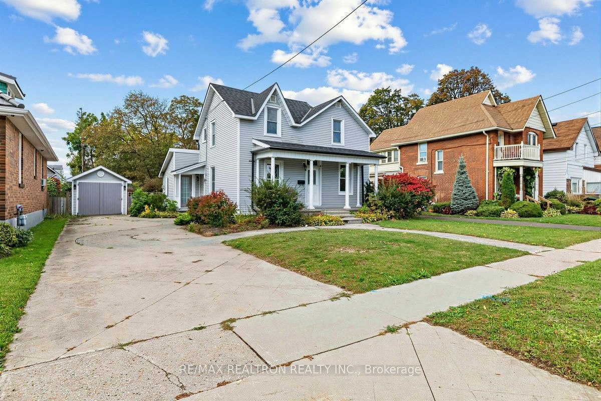 52 Parkside Drive, Barrie, ON, L4N 1W9