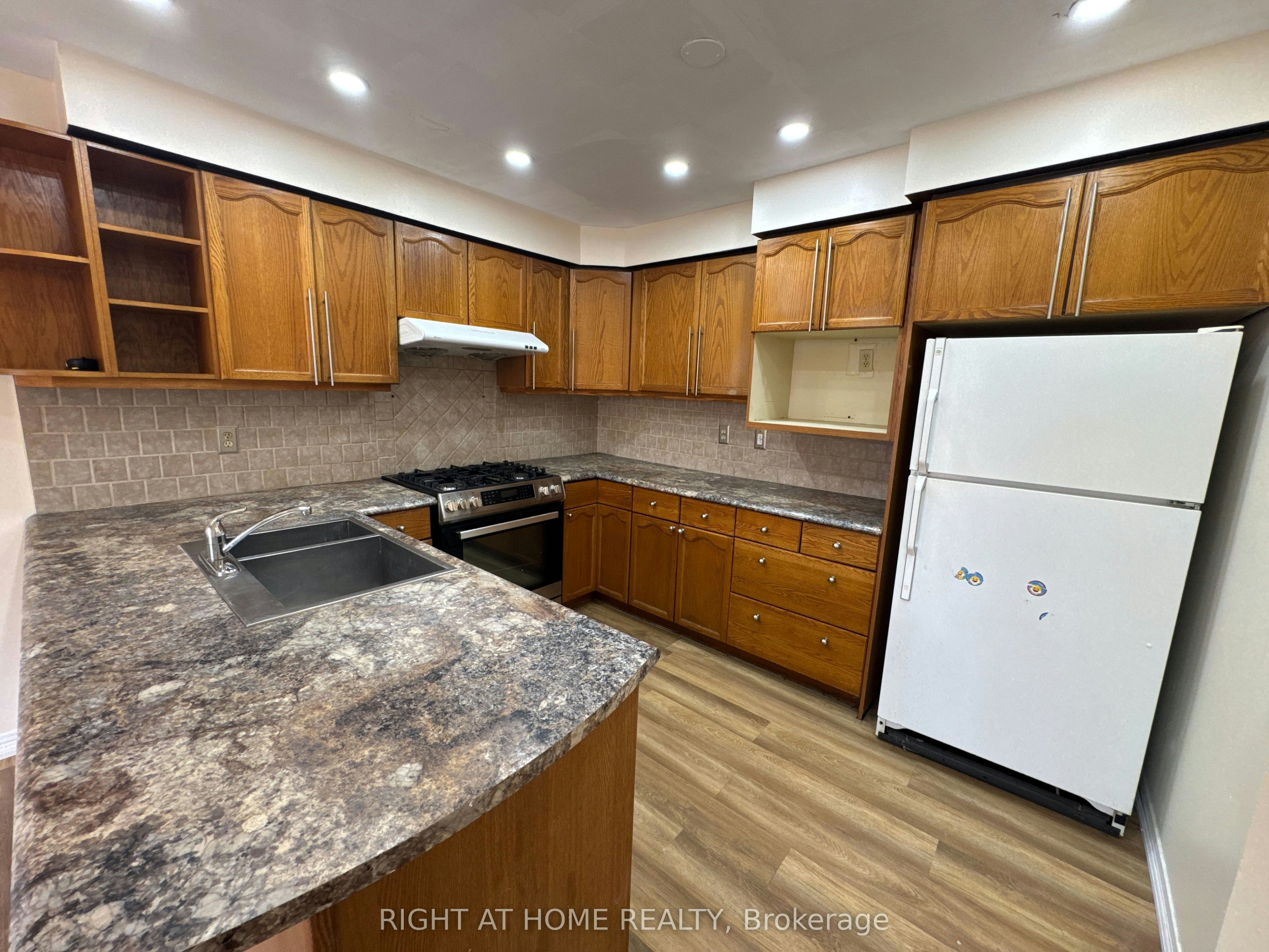 114 Browning Trail, Barrie, ON, L4N 6R3 - 11