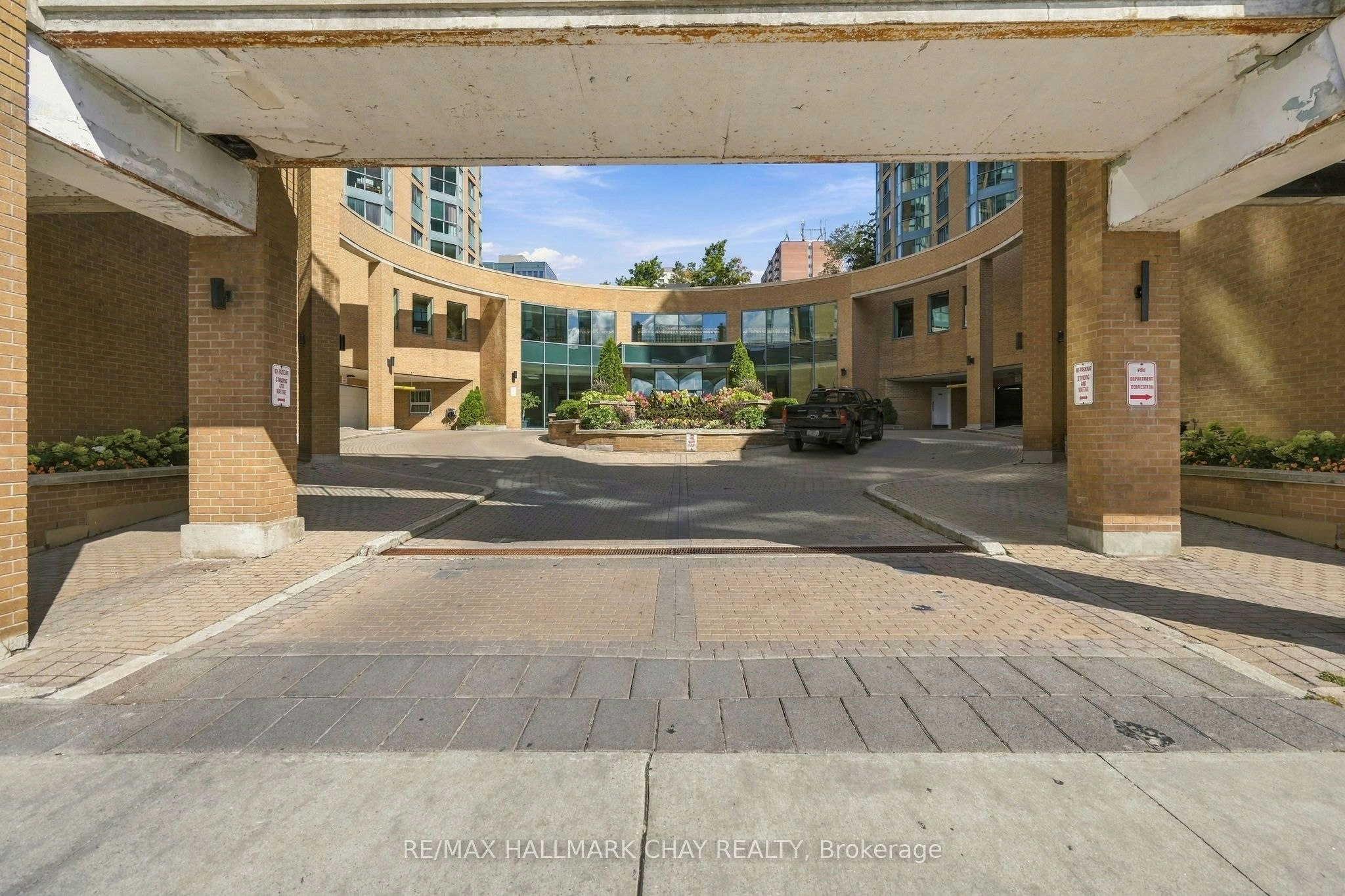 710-150 Dunlop Street E, Barrie, ON, L4M 6H1 - 4