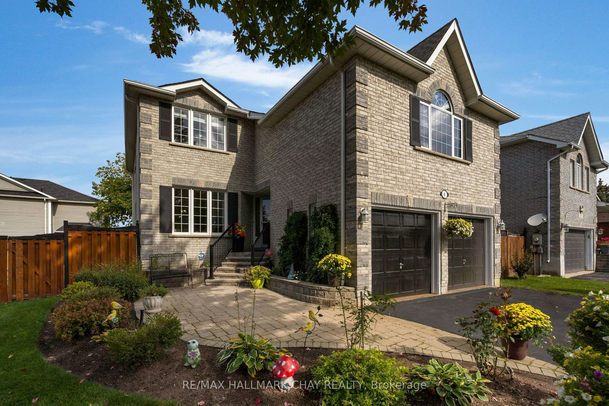 6 Whispering Pine Place, Barrie, ON, L4N 9R9