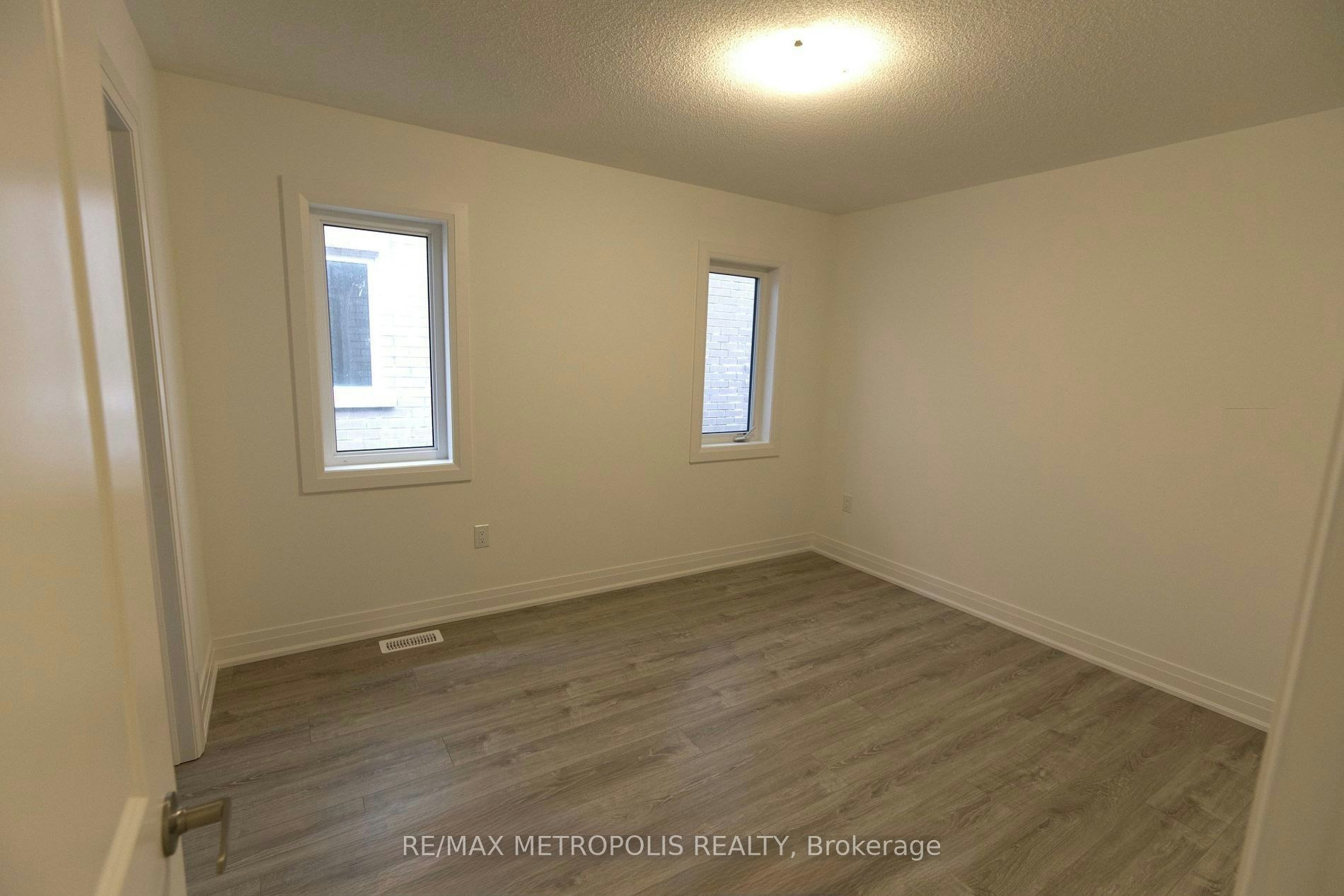 37 Shepherd Drive, Barrie, ON, L9S 2Z4 - 6