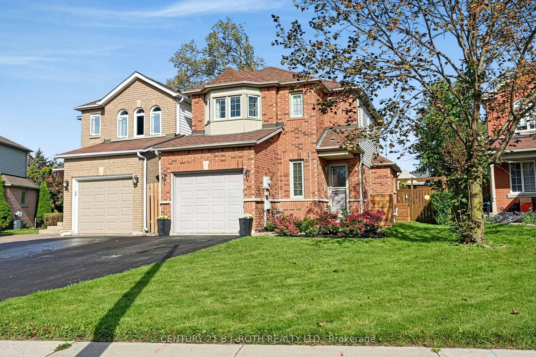 36 Aikens Crescent, Barrie, ON, L4N 8M6