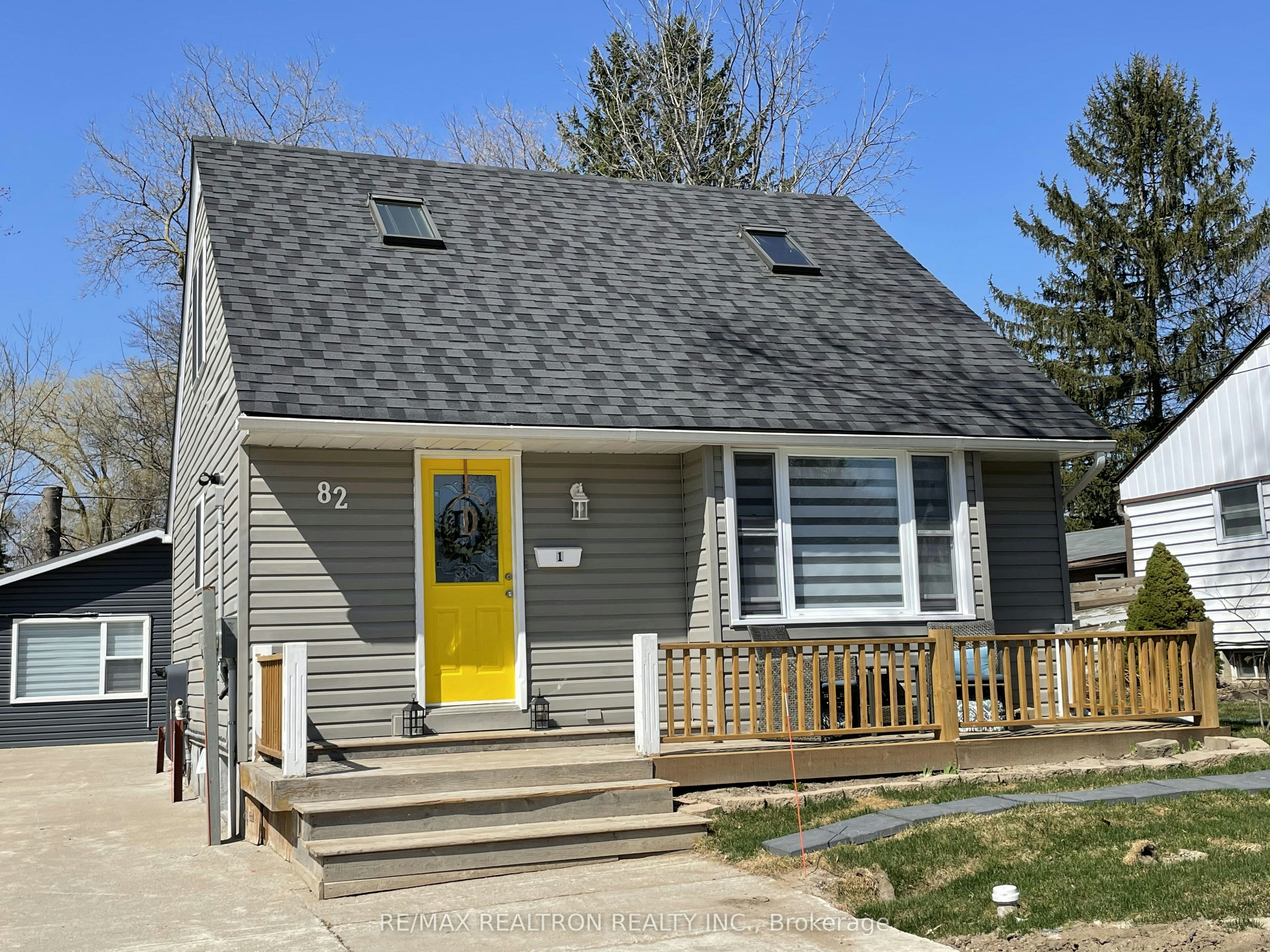 2-82 Gunn Street, Barrie, ON, L4M 2H5