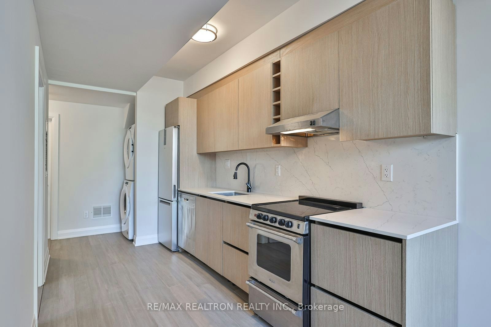101 Sophia St W Street, Barrie, ON, L4N 1J4 - 5
