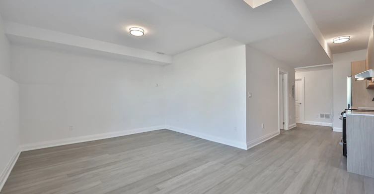 101 Sophia St W Street, Barrie, ON, L4N 1J4 - 9