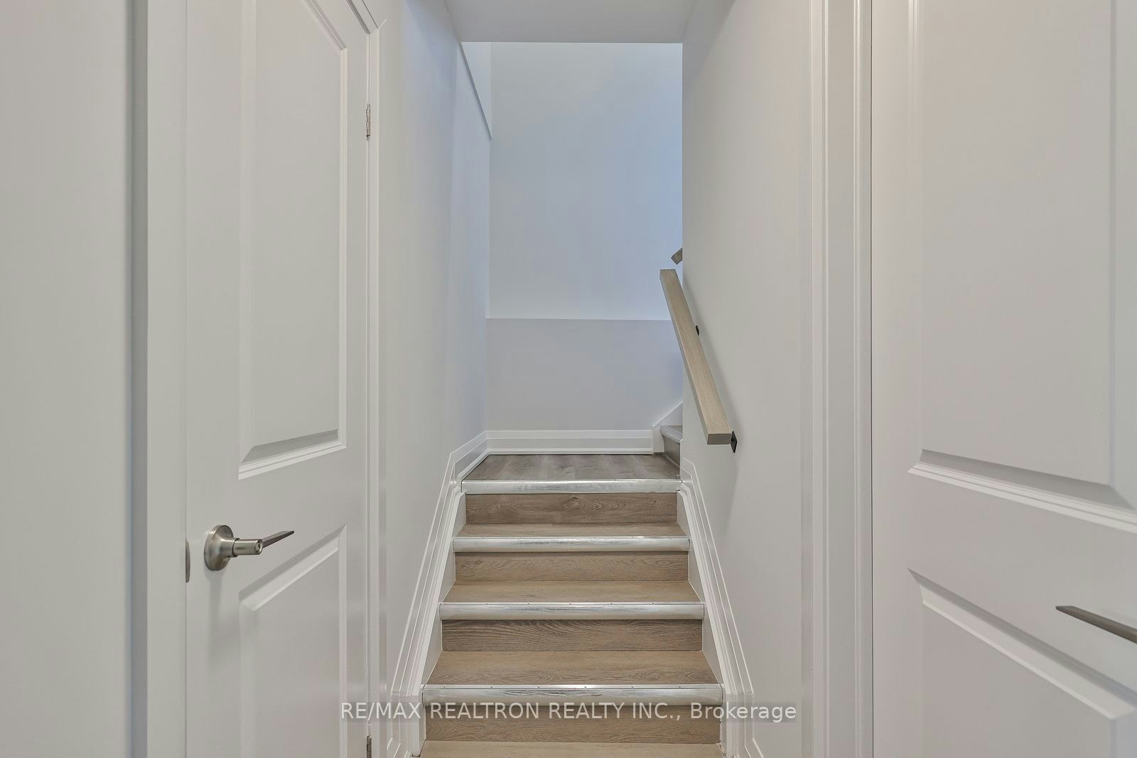 101 Sophia St W Street, Barrie, ON, L4N 1J4 - 18