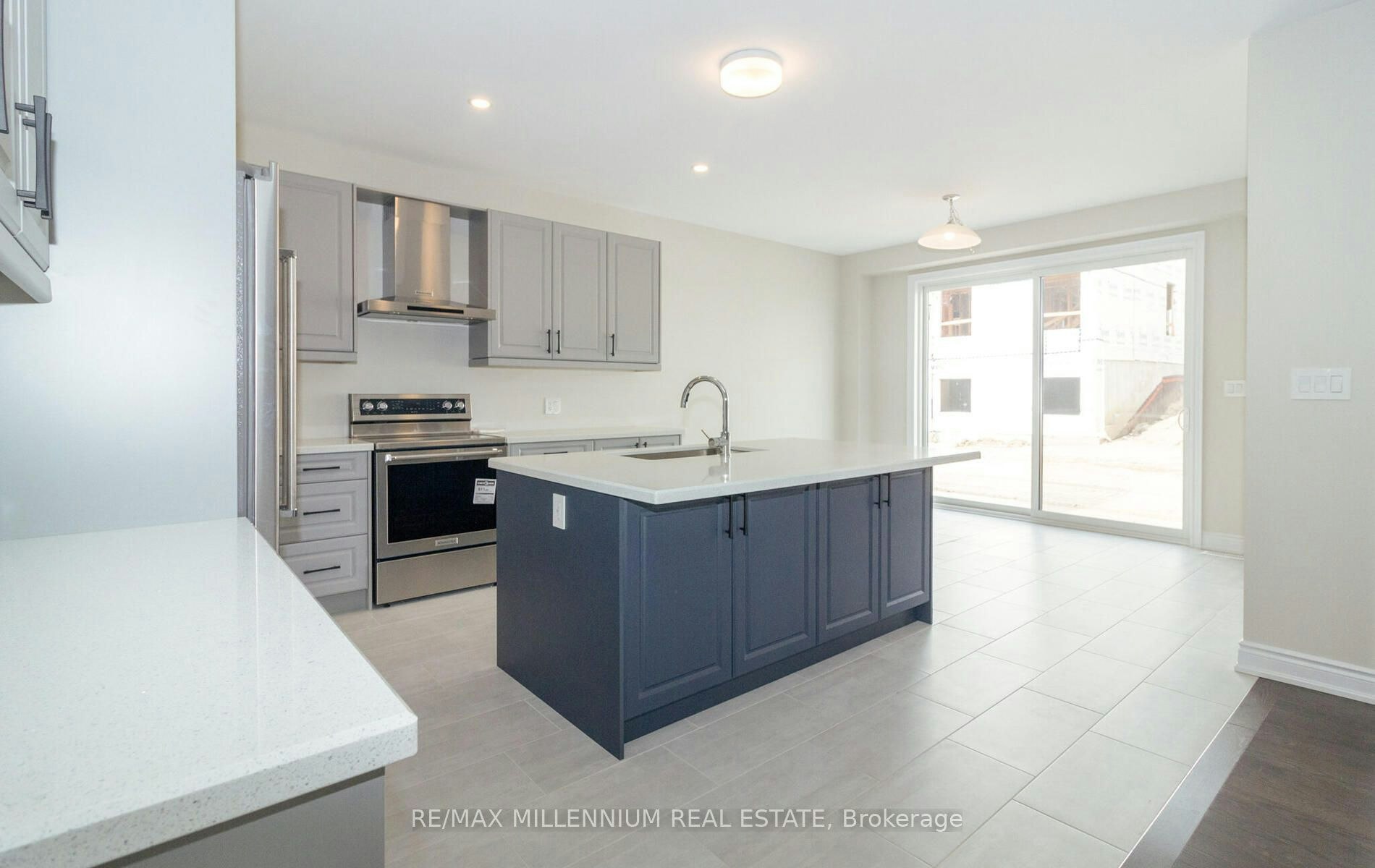 81 Bearberry Road, Springwater, ON, L0L 1Y3 - 12