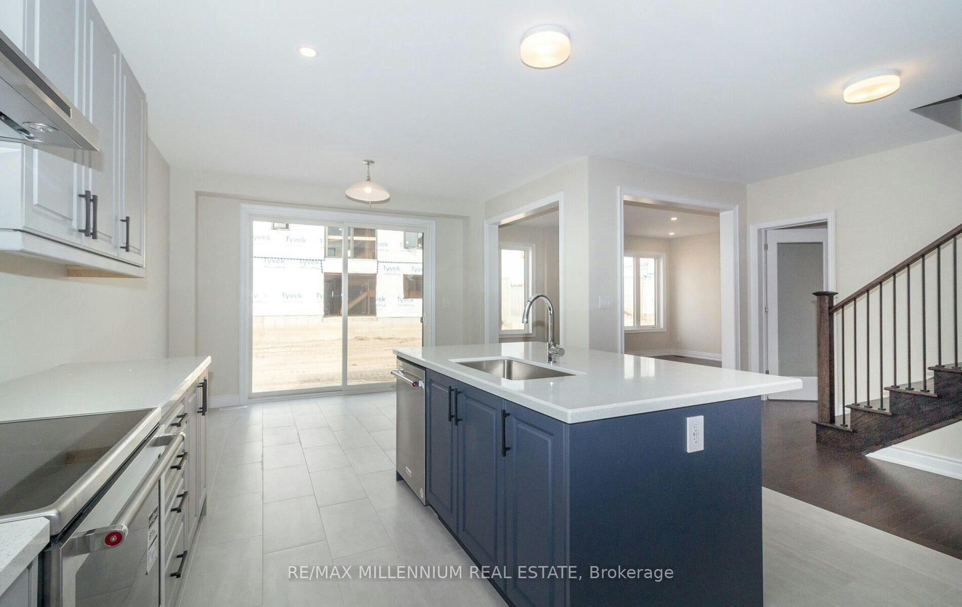 81 Bearberry Road, Springwater, ON, L0L 1Y3 - 9