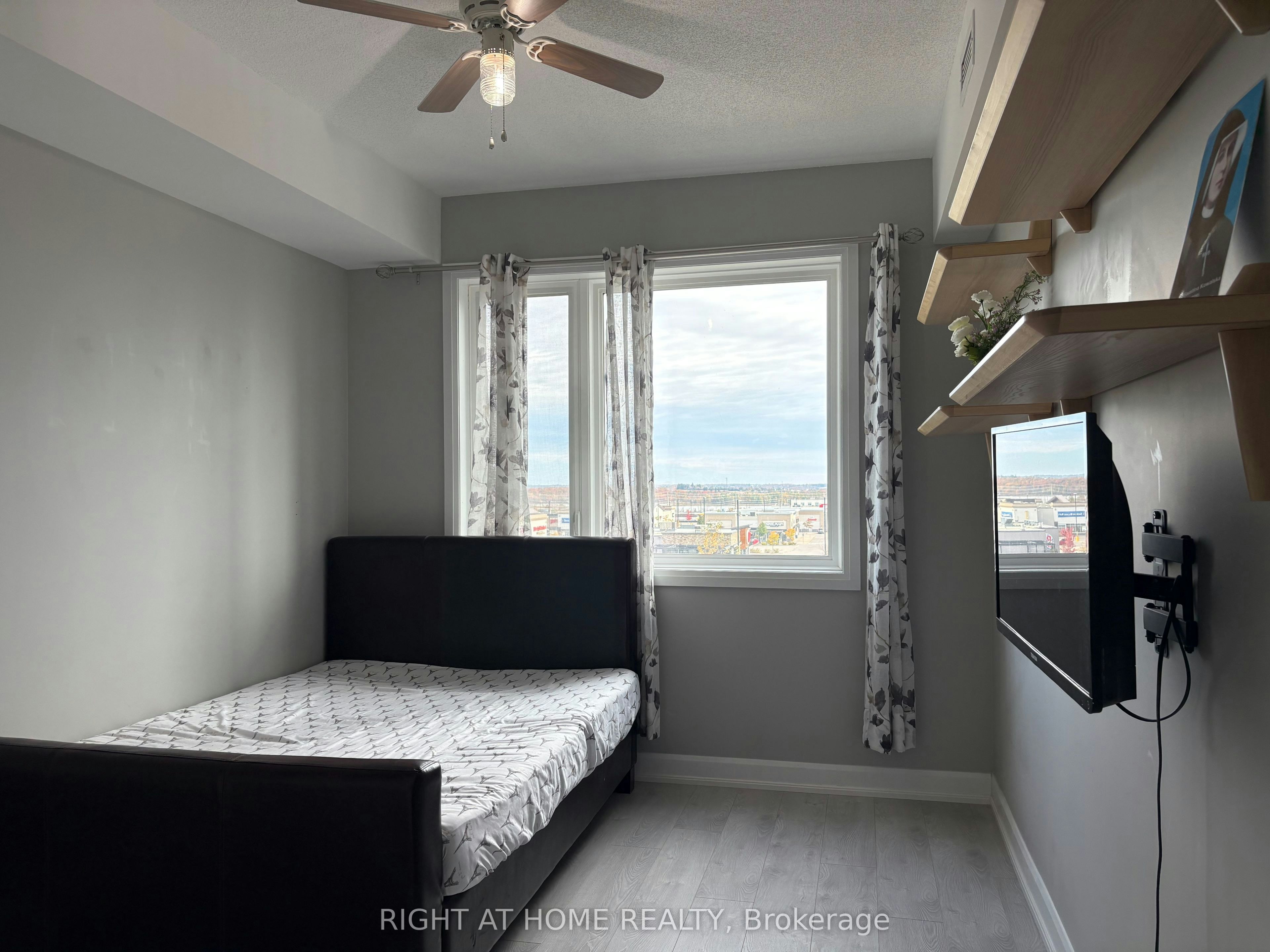 305-299 Cundles Road E, Barrie, ON, L4M 0K9 - 7