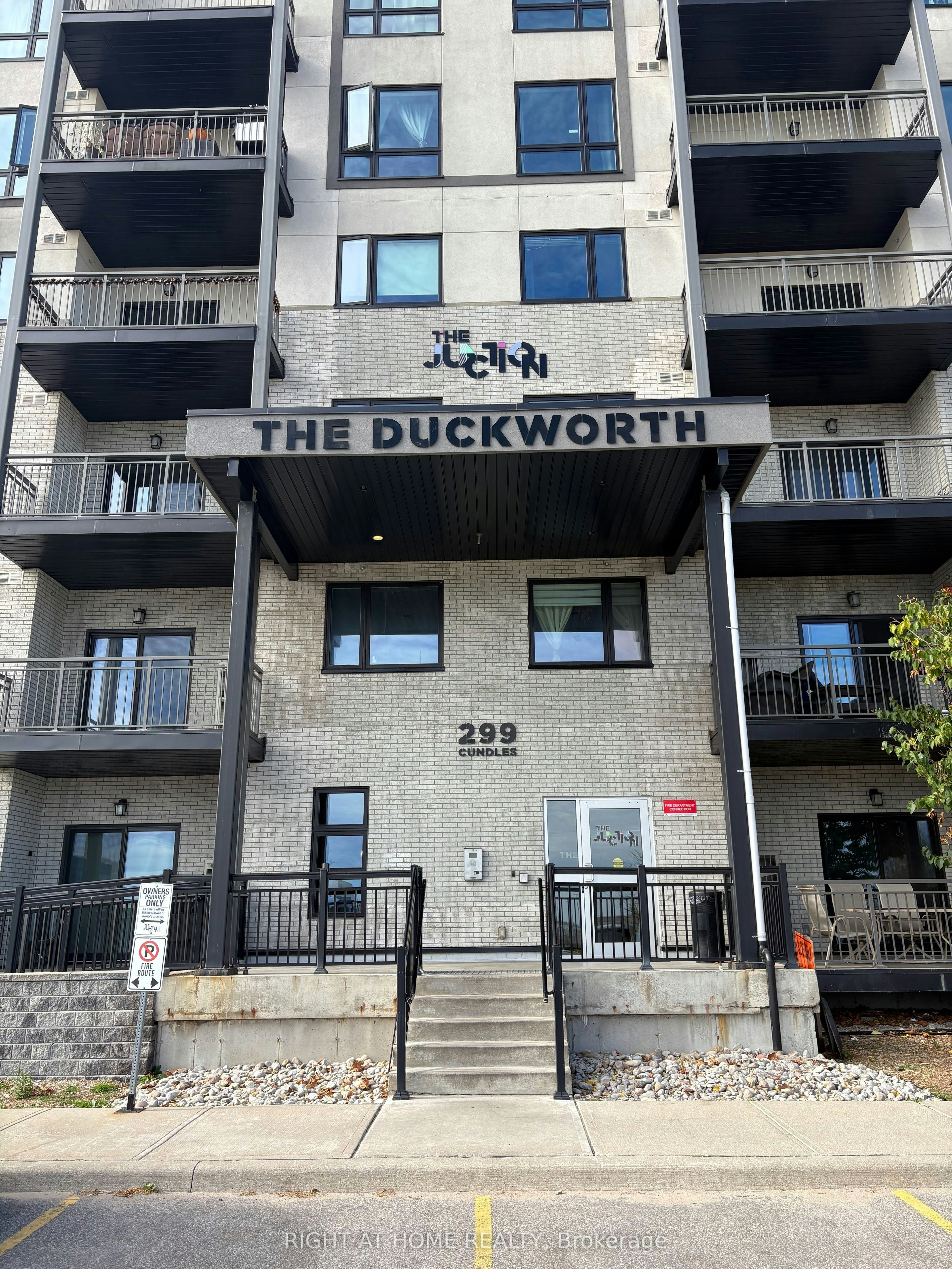 305-299 Cundles Road E, Barrie, ON, L4M 0K9 - 2