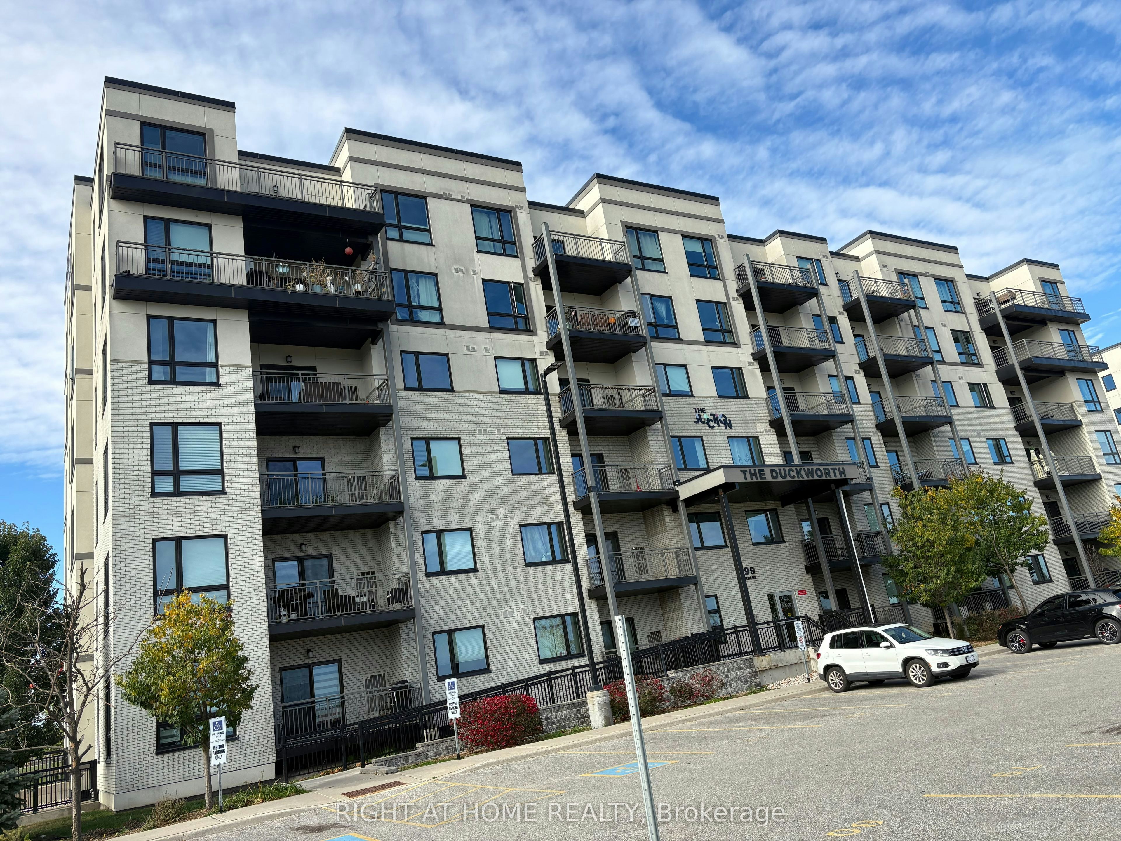 305-299 Cundles Road E, Barrie, ON, L4M 0K9