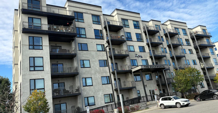 305-299 Cundles Road E, Barrie, ON, L4M 0K9