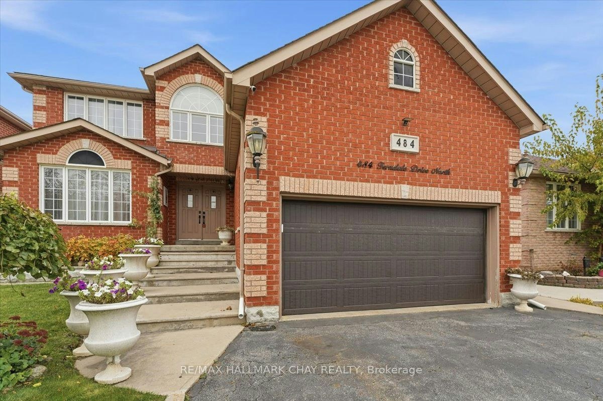 Main/Upper-484 Ferndale Drive N, Barrie, ON, L4N 0S1 - 2