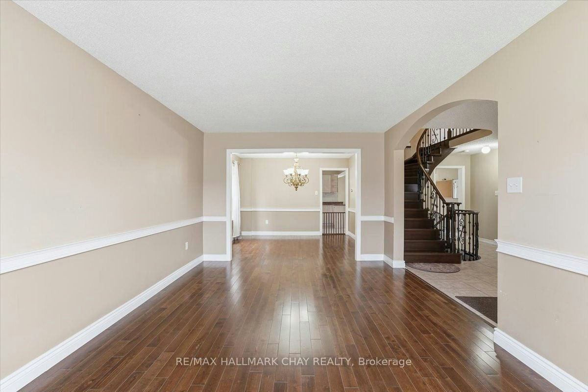 Main/Upper-484 Ferndale Drive N, Barrie, ON, L4N 0S1 - 5