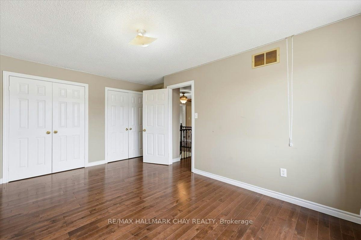Main/Upper-484 Ferndale Drive N, Barrie, ON, L4N 0S1 - 24