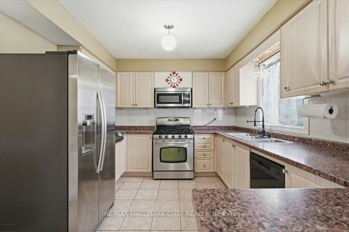 Main/Upper-484 Ferndale Drive N, Barrie, ON, L4N 0S1 - 12
