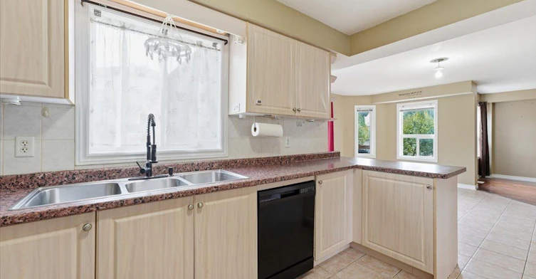 Main/Upper-484 Ferndale Drive N, Barrie, ON, L4N 0S1 - 14