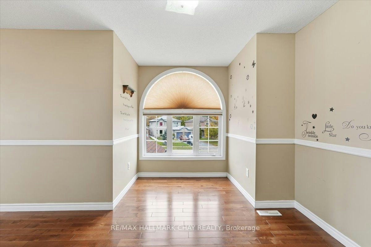 Main/Upper-484 Ferndale Drive N, Barrie, ON, L4N 0S1 - 21