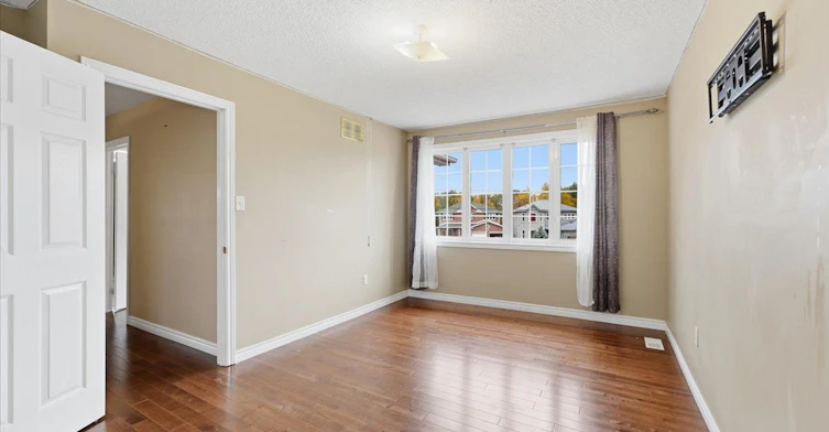 Main/Upper-484 Ferndale Drive N, Barrie, ON, L4N 0S1 - 23