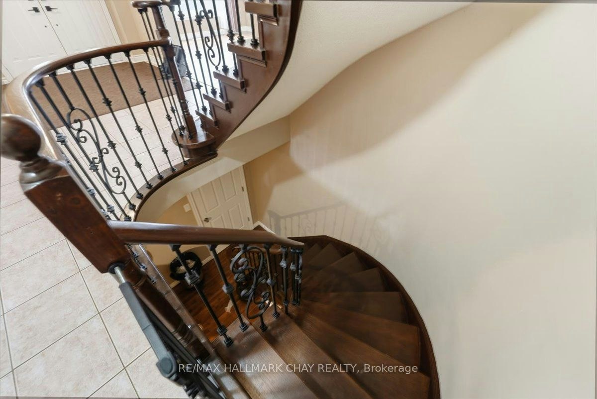 Main/Upper-484 Ferndale Drive N, Barrie, ON, L4N 0S1 - 25