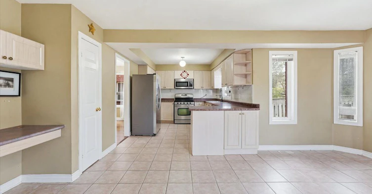 Main/Upper-484 Ferndale Drive N, Barrie, ON, L4N 0S1 - 10