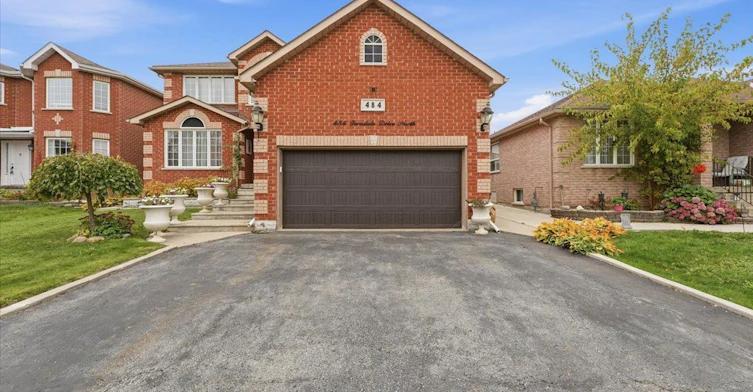 Main/Upper-484 Ferndale Drive N, Barrie, ON, L4N 0S1