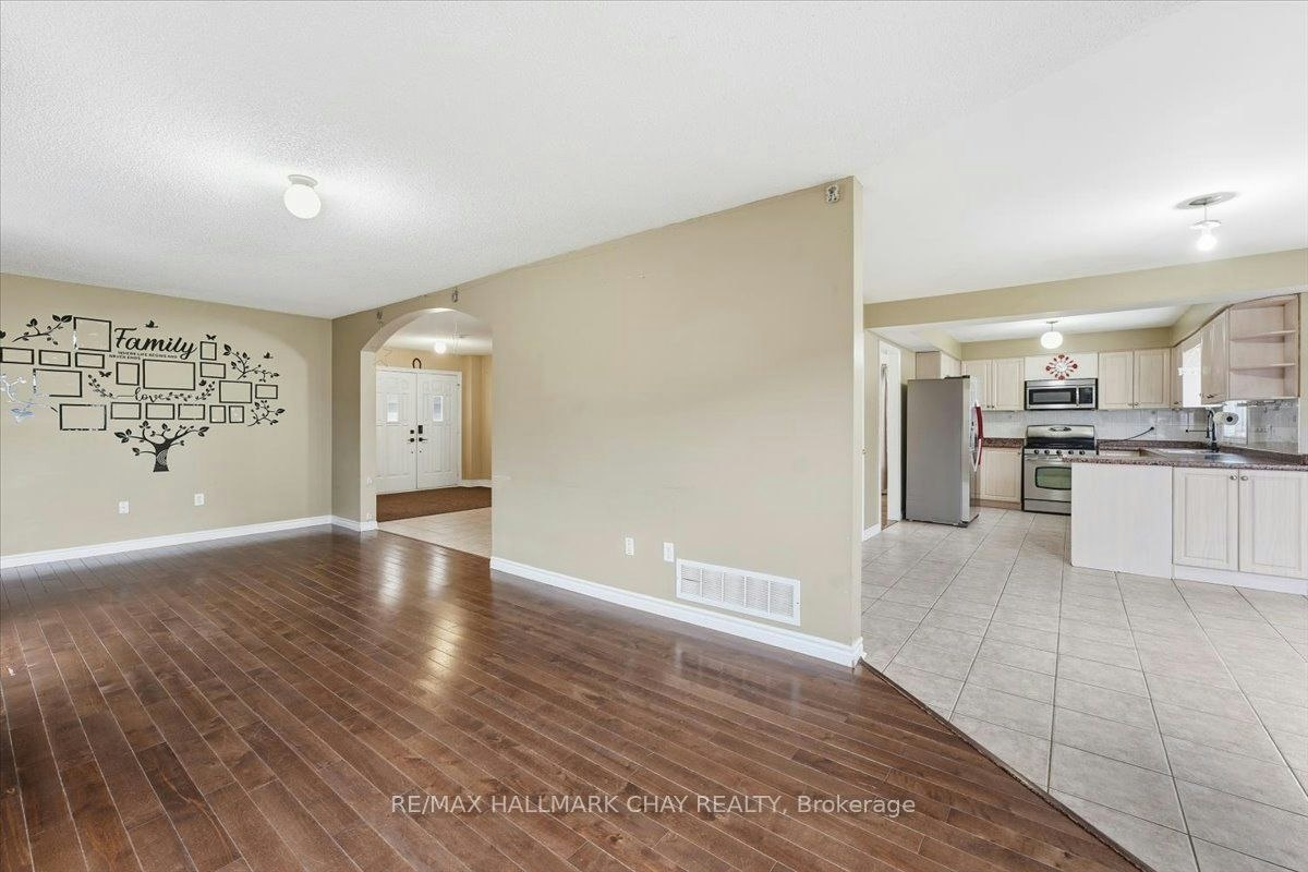 Main/Upper-484 Ferndale Drive N, Barrie, ON, L4N 0S1 - 9