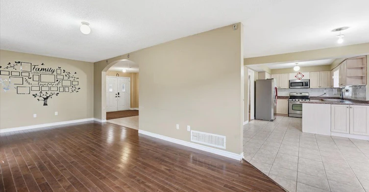 Main/Upper-484 Ferndale Drive N, Barrie, ON, L4N 0S1 - 9