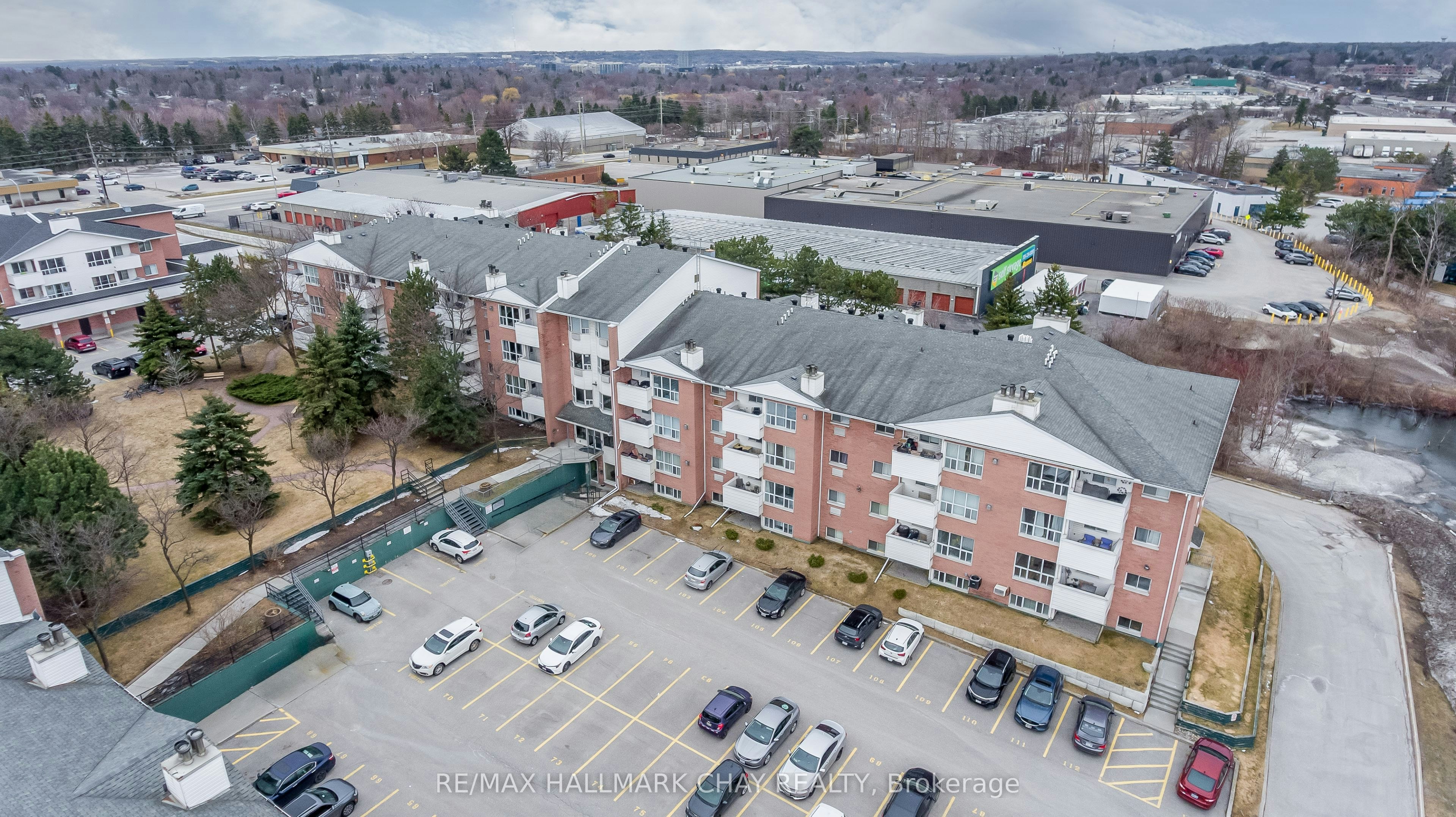 216-120 Bell Farm Road, Barrie, ON, L4M 6J2