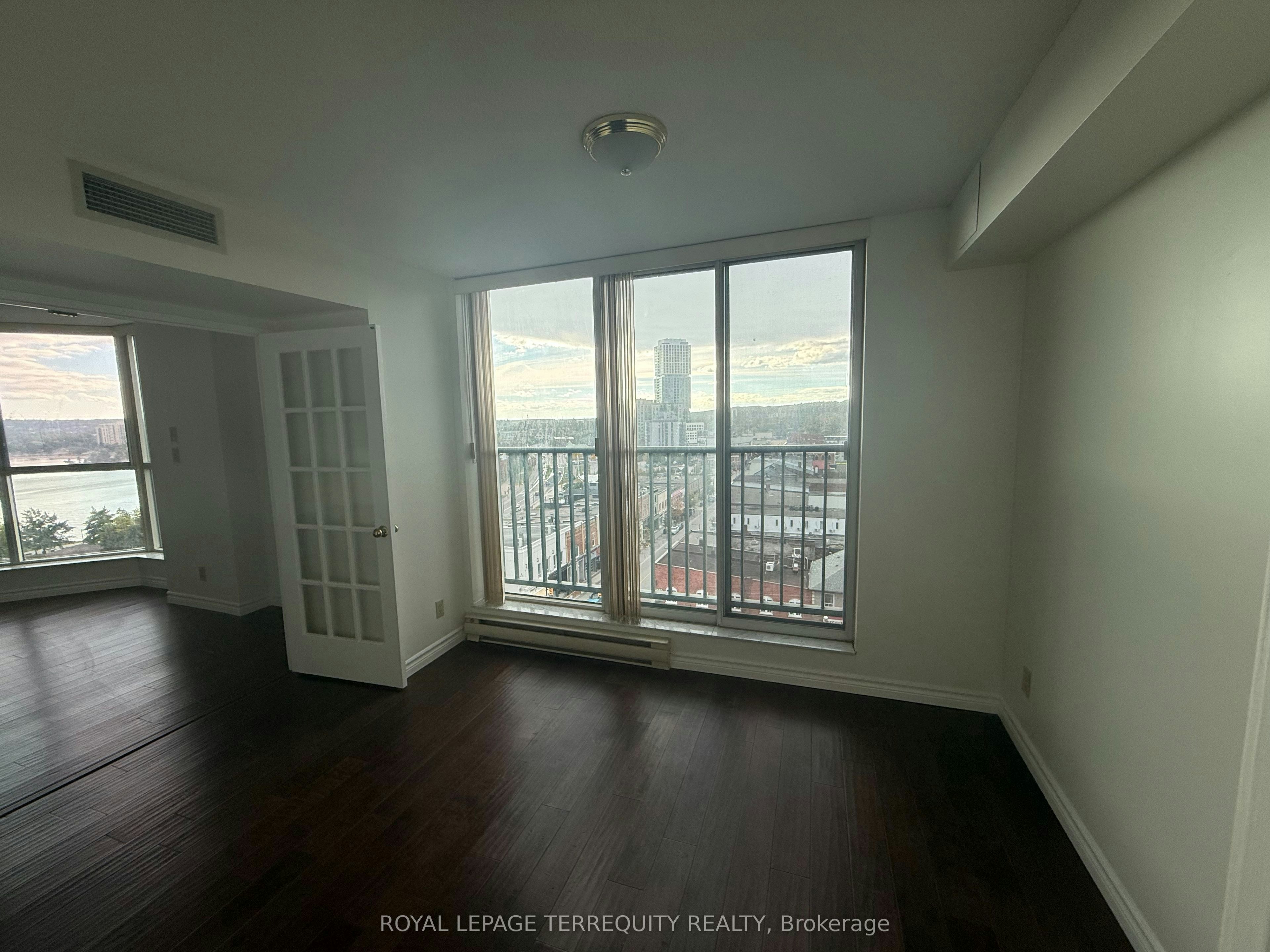 1005-140 Dunlop Street E, Barrie, ON, L4M 6H9 - 17