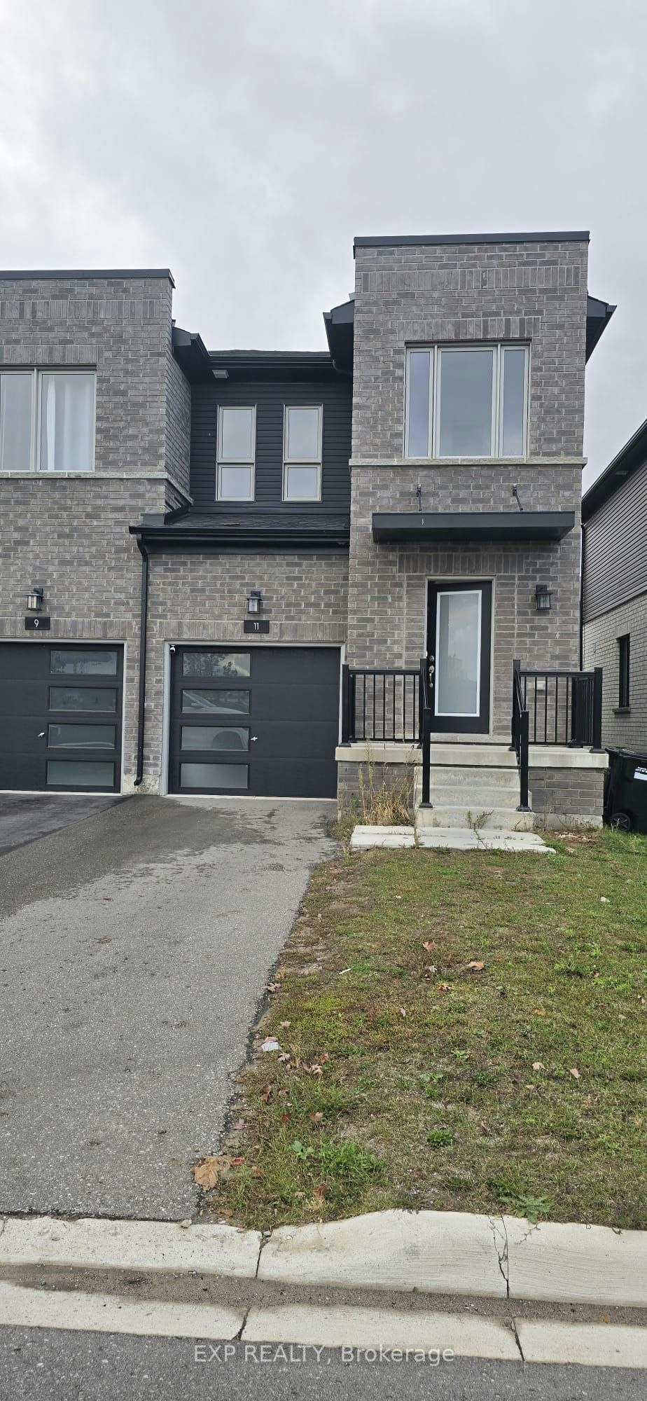 11 Evergreen Terrace, Barrie, ON, L9J 0M6 - 2