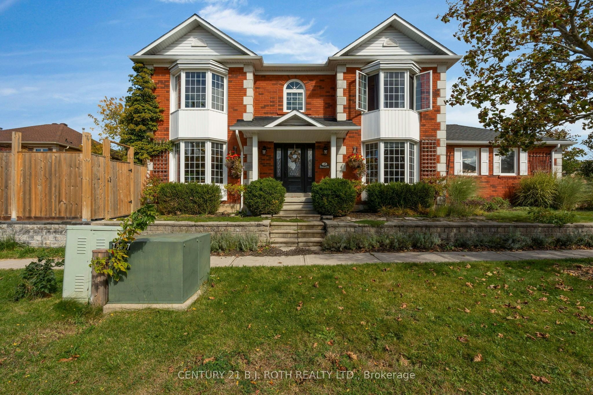 2 Brushwood Crescent, Barrie, ON, L4N 7G5
