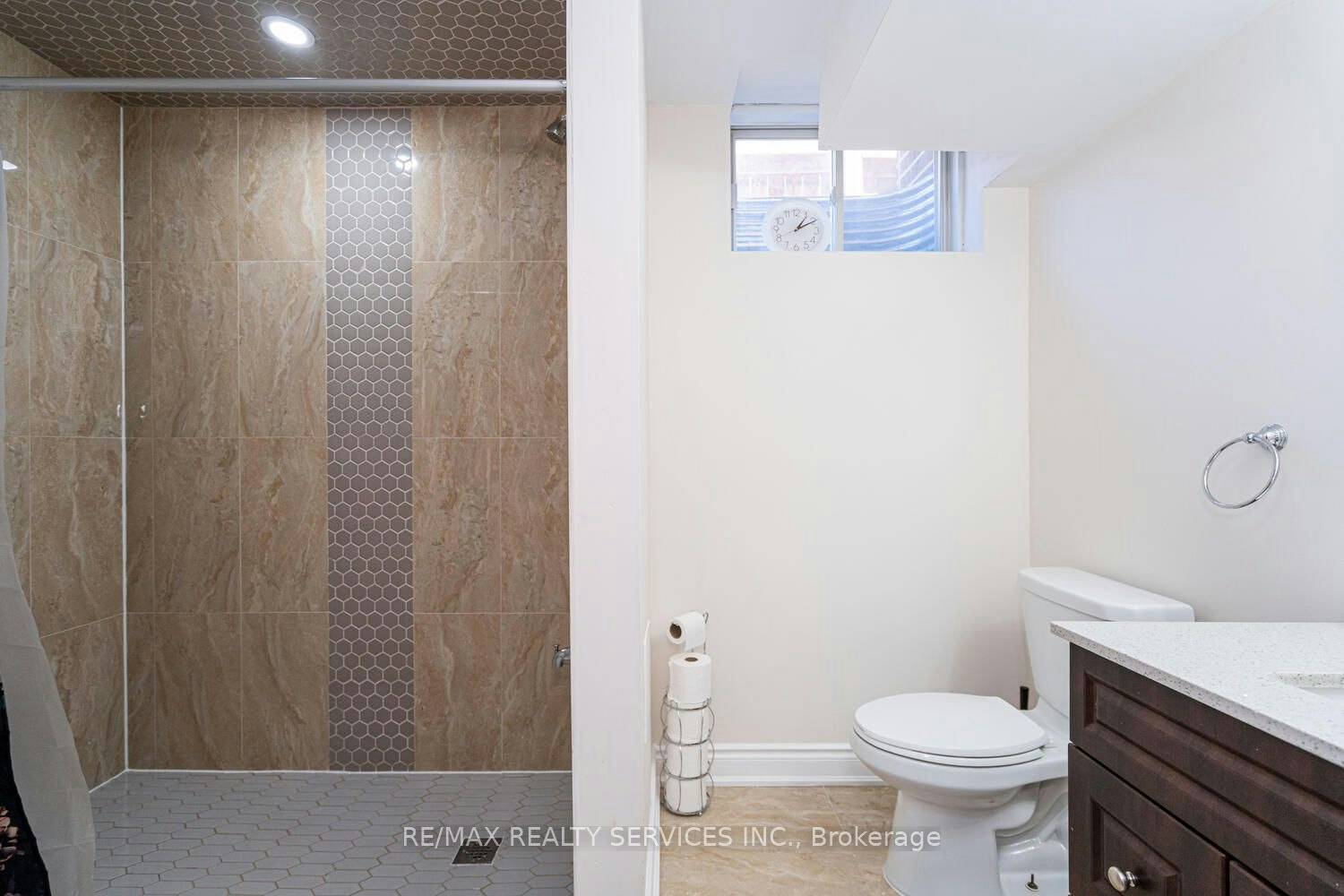 22 Sovereign's Gate, Barrie, ON, L4N 0K7 - 46
