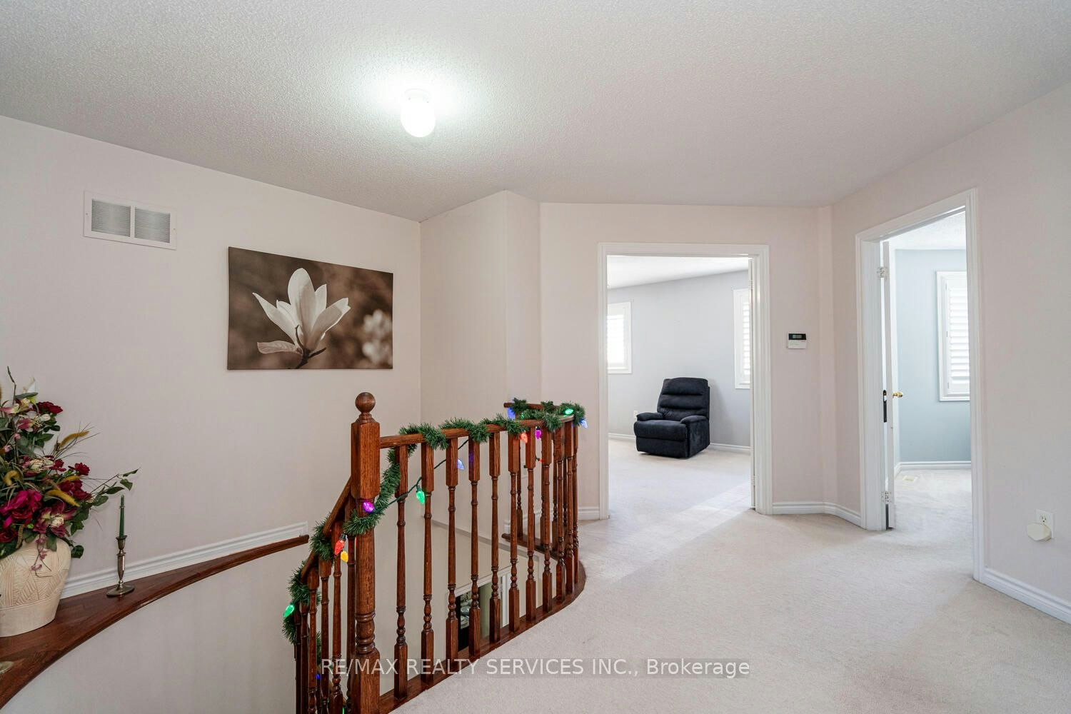 22 Sovereign's Gate, Barrie, ON, L4N 0K7 - 23