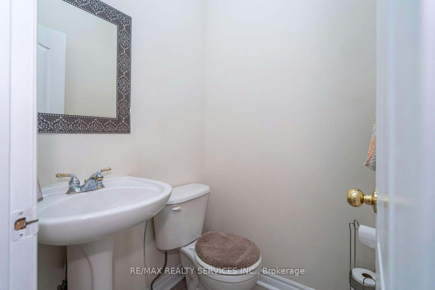 22 Sovereign's Gate, Barrie, ON, L4N 0K7 - 19
