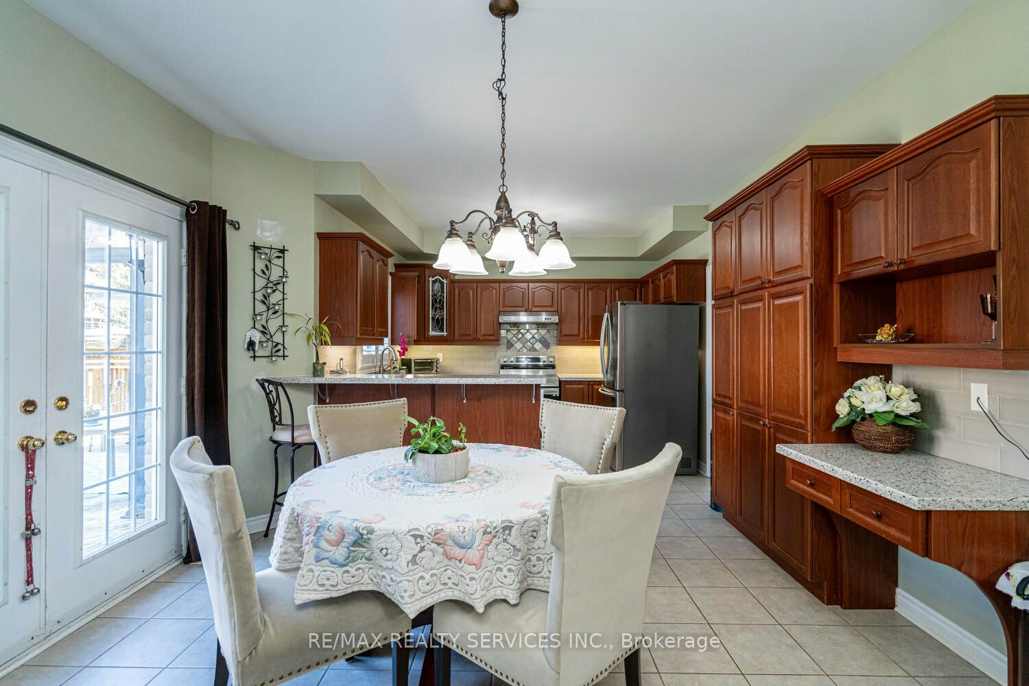 22 Sovereign's Gate, Barrie, ON, L4N 0K7 - 13