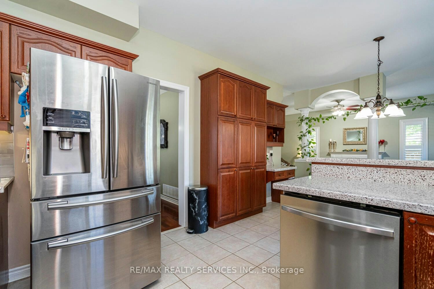 22 Sovereign's Gate, Barrie, ON, L4N 0K7 - 16