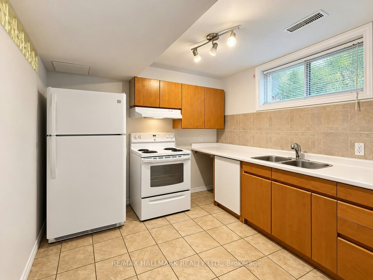 Lower-25 Glenridge Road, Barrie, ON, L4N 2X9 - 6