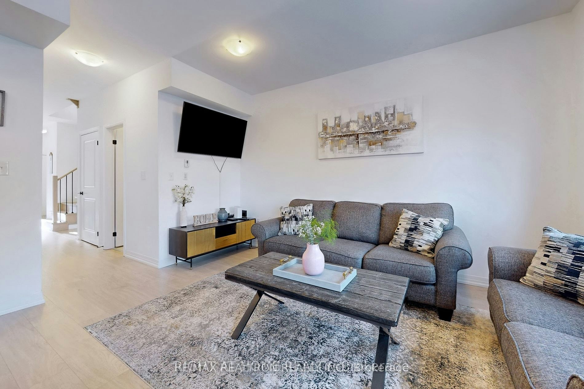 98 Fairlane Avenue, Barrie, ON, L9J 0M5 - 3