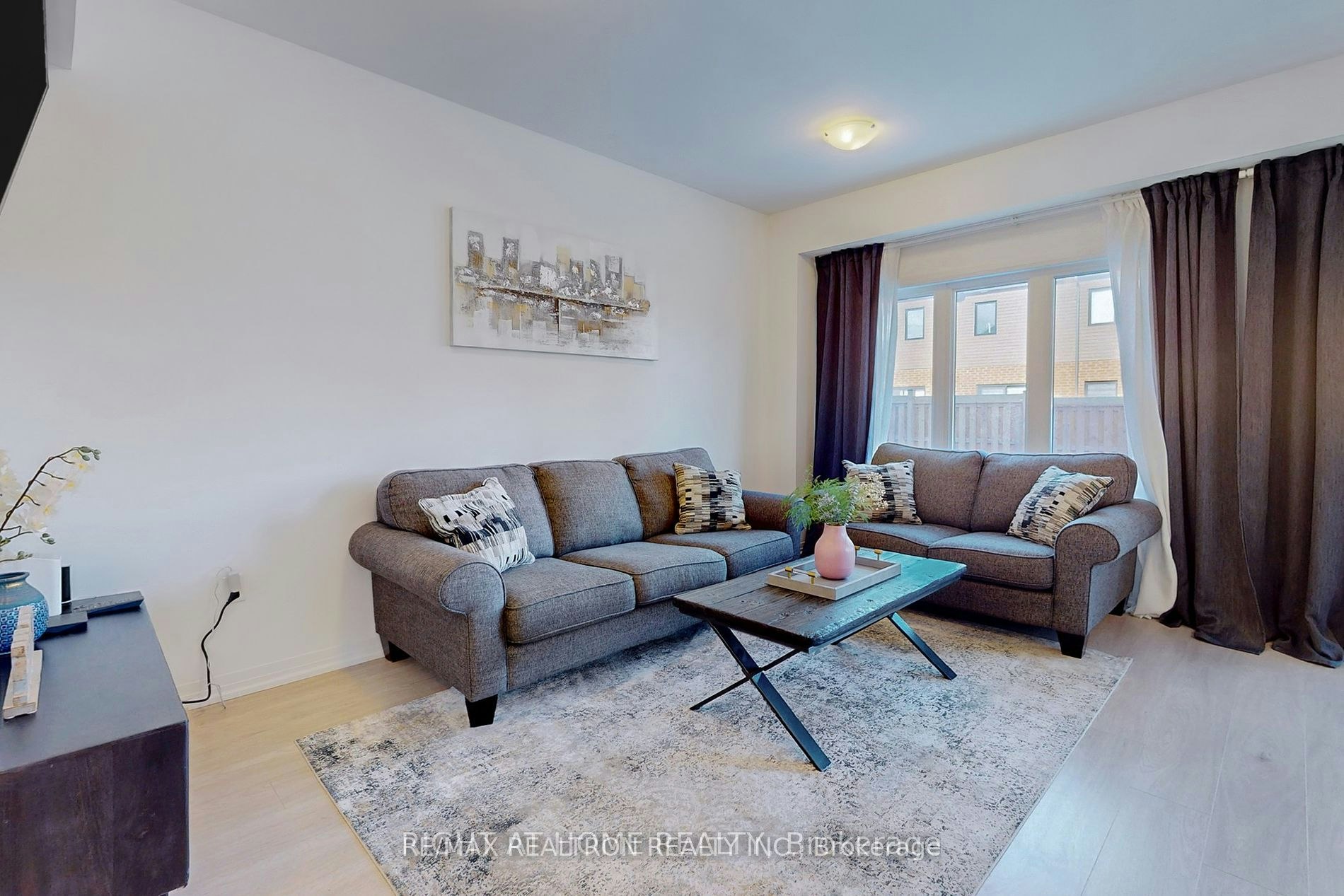 98 Fairlane Avenue, Barrie, ON, L9J 0M5 - 4
