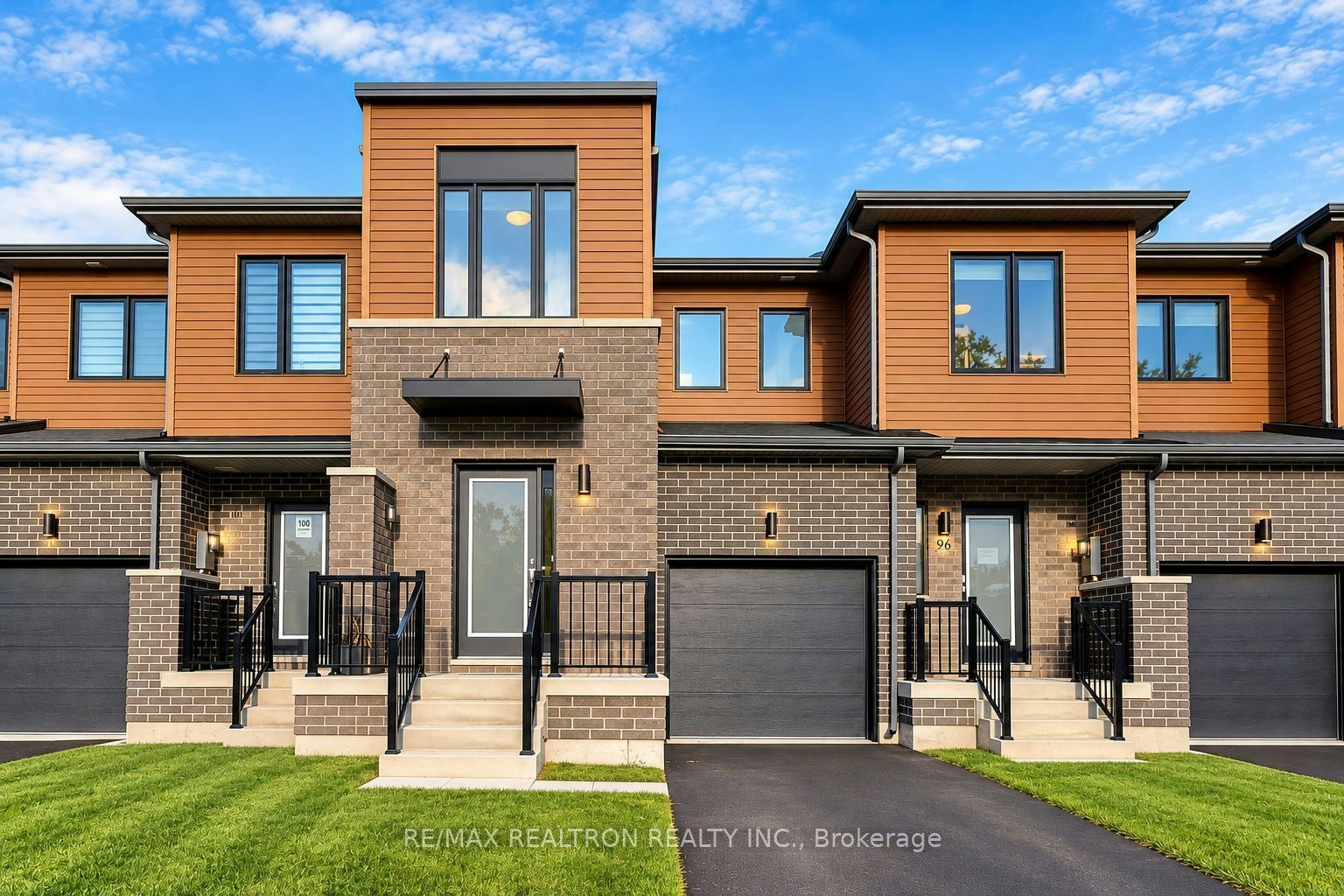 98 Fairlane Avenue, Barrie, ON, L9J 0M5