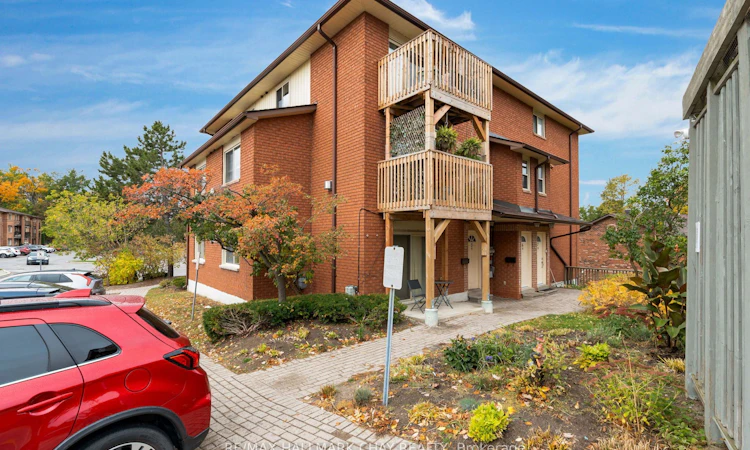 8-22 Meadow Lane