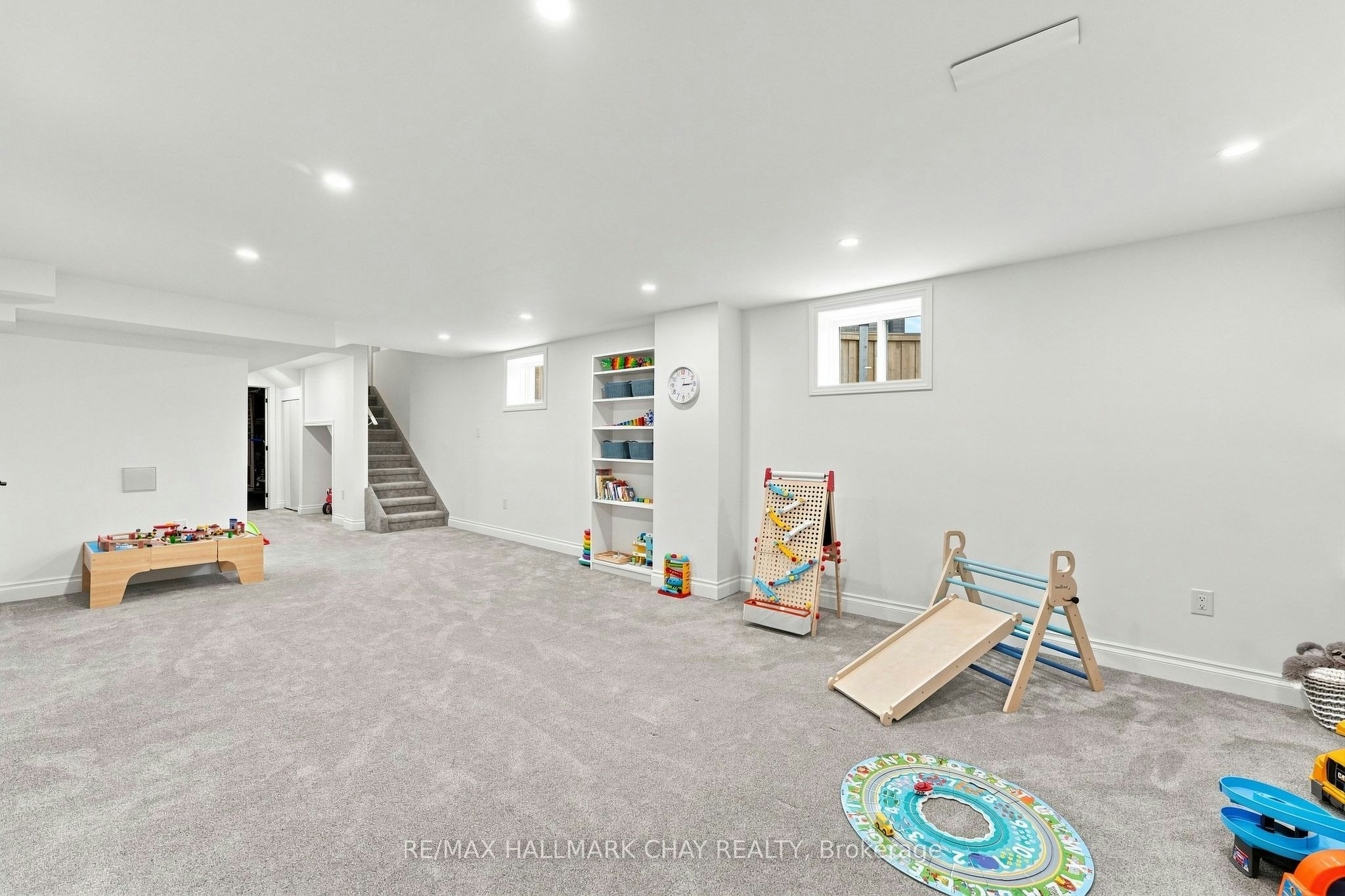 90 Mcbride Trail, Barrie, ON, L9J 0Y6 - 32