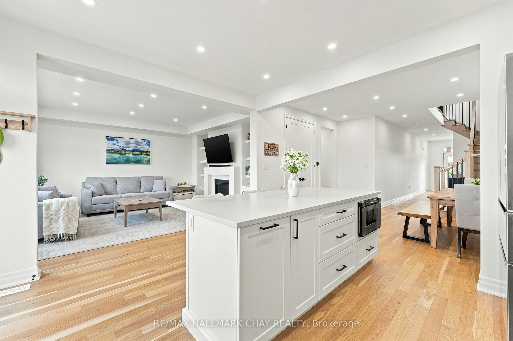 90 Mcbride Trail, Barrie, ON, L9J 0Y6 - 9